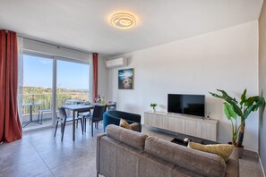 TV - Modern Maisonette with Valley Views KARP1-3 (San Gwann)