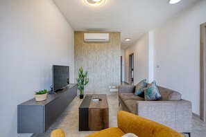 TV - Modern 2 bedroom apartment, Valley Views KARP1-4 (San Gwann)