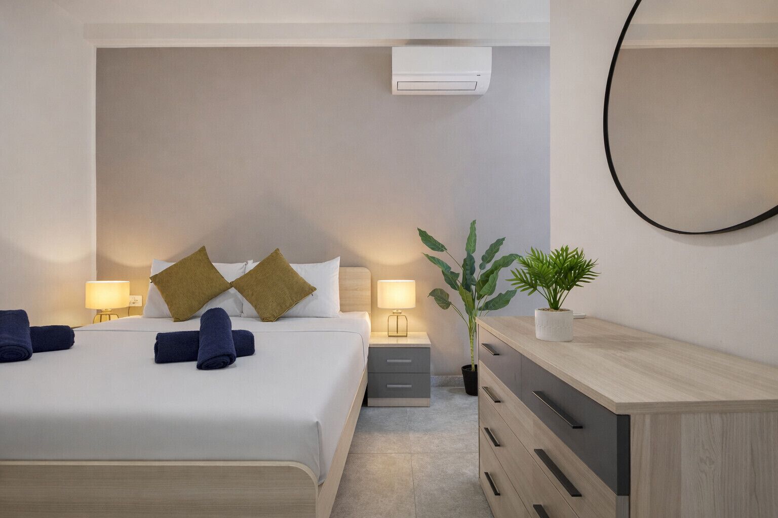 2 habitaciones, tabla de planchar con plancha y wifi gratis 