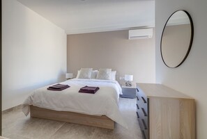 2 bedrooms, iron/ironing board, free WiFi, bed sheets - Refined 2 bedroom apartment with balcony KARP1-9 (San Gwann)