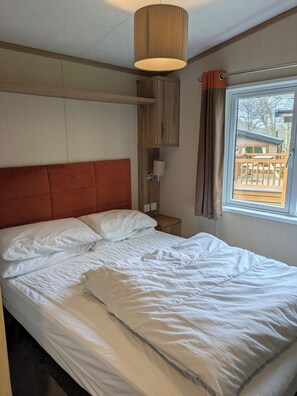 2 slaapkamers, een strijkplank/strijkijzer, gratis wifi, beddengoed