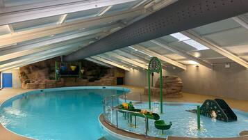 Indendørs pool, opvarmet pool