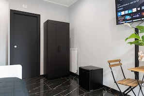 Eenvoudige Twin kamer, uitzicht op de stad | Interieur