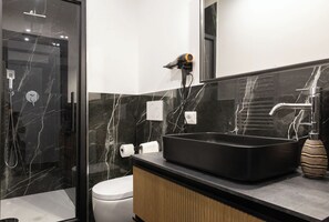 Tripla Business, 1 letto queen con divano letto, vista città | Bagno