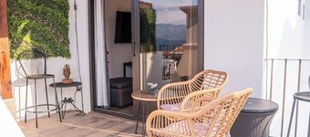 Beautiful colonial house near downtown Antigua