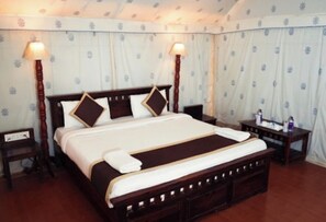 Einzelzimmer, Balkon, Blick auf die Anlage