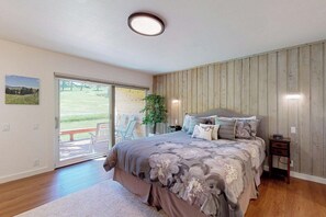 2 bedrooms, desk, free WiFi, bed sheets - Sunburst Condo in Sun Valley - 2 BR + Loft (Sun Valley)