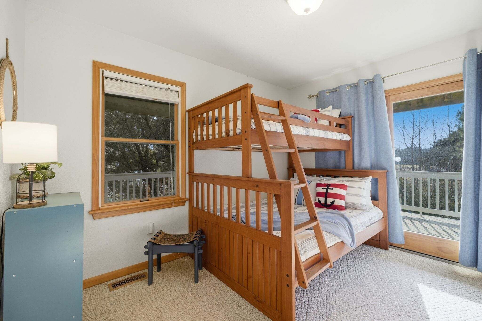 Casa, vários quartos | 7 quartos, frigobar, Wi-Fi de cortesia