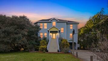 Casa, vários quartos | Fachada