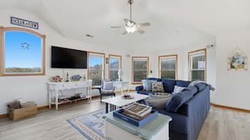 Casa, vários quartos | Área de estar