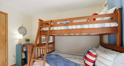 Outer Banks Getaway Golf Views, Near Beach 7 Bedroom Home