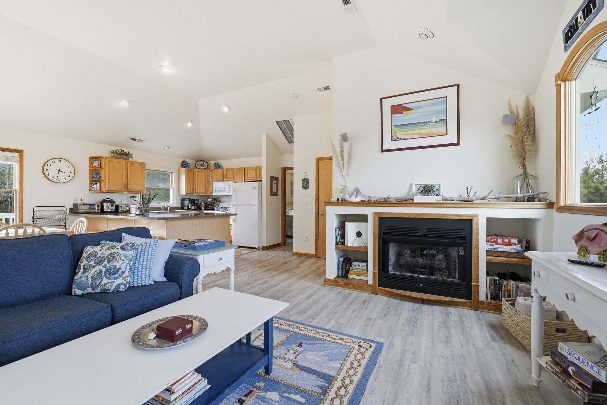 House, Multiple Bedrooms | Living area