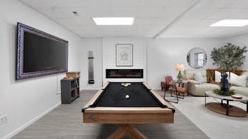 Cabin, 5 Bedrooms | Living area | Smart TV, streaming services