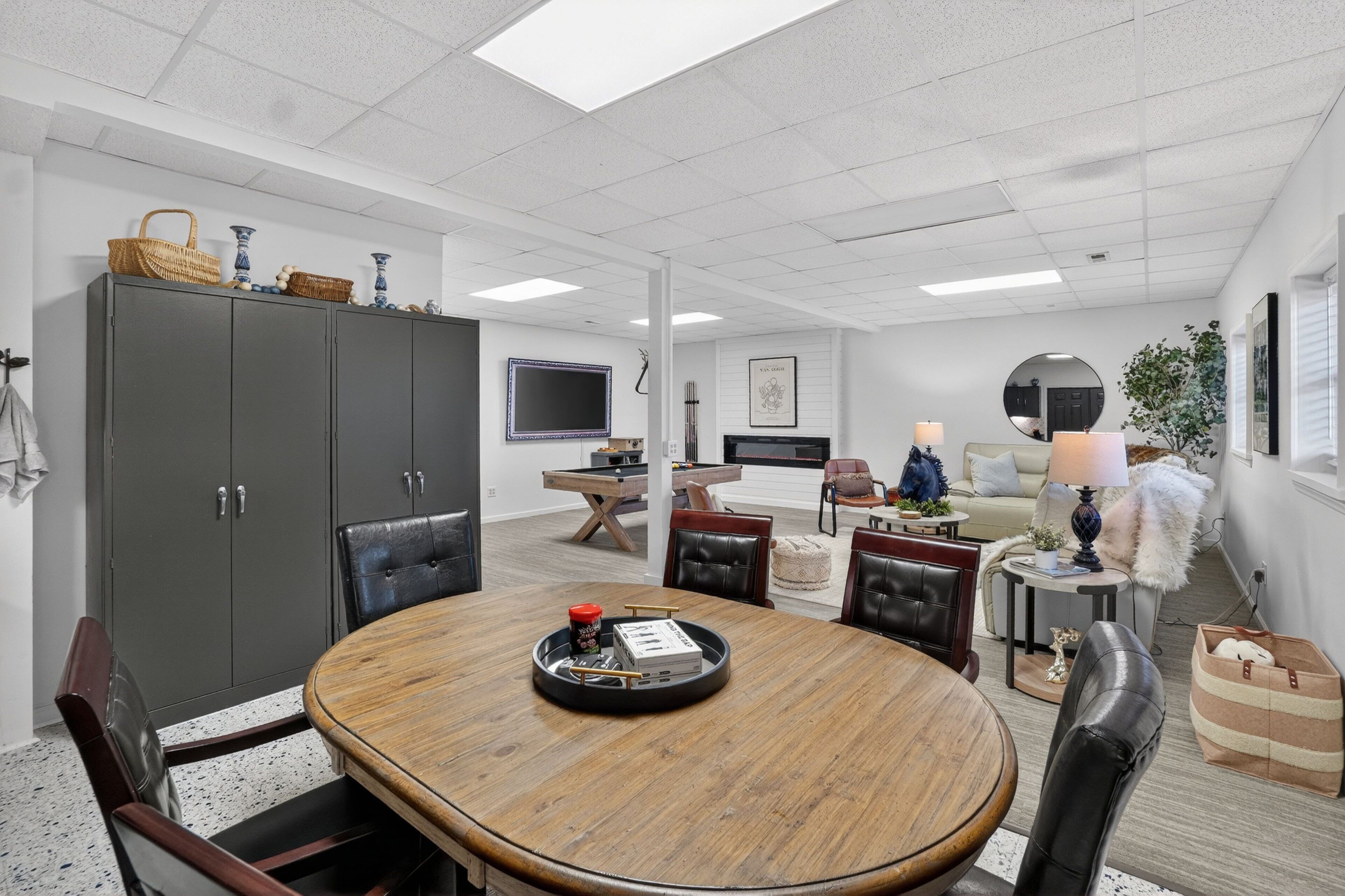 Cabin, 5 Bedrooms | Interior