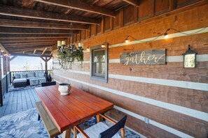 Cabana, 5 quartos | Opções para refeição ao ar livre