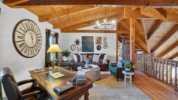 Cabin, 5 Bedrooms | Interior