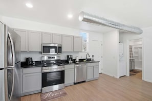 Nhà, 2 phòng ngủ | Bếp riêng | Tủ lạnh, lò nướng, dụng cụ pha cà phê/trà, lò nướng bánh mì 