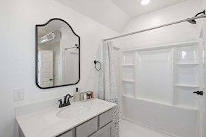 Maison, 2 chambres | Salle de bain
