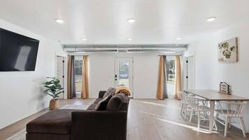 House, 2 Bedrooms | Living area