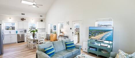 House, 2 Bedrooms | Living area