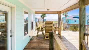 House, 2 Bedrooms | Outdoor dining