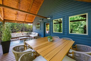 Cabin, 3 Bedrooms | Outdoor dining - Blue Bird 3 Bedroom Cabin (Sevierville)