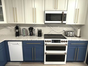 Fridge, microwave, oven, stovetop - Gorgeous Ocean View 2 bed 2.5 Bath Townhouse- Unit 342 (St. Augustine)