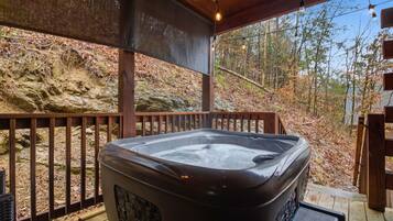 Signature Cabin, 1 Bedroom, Hot Tub | Private spa tub