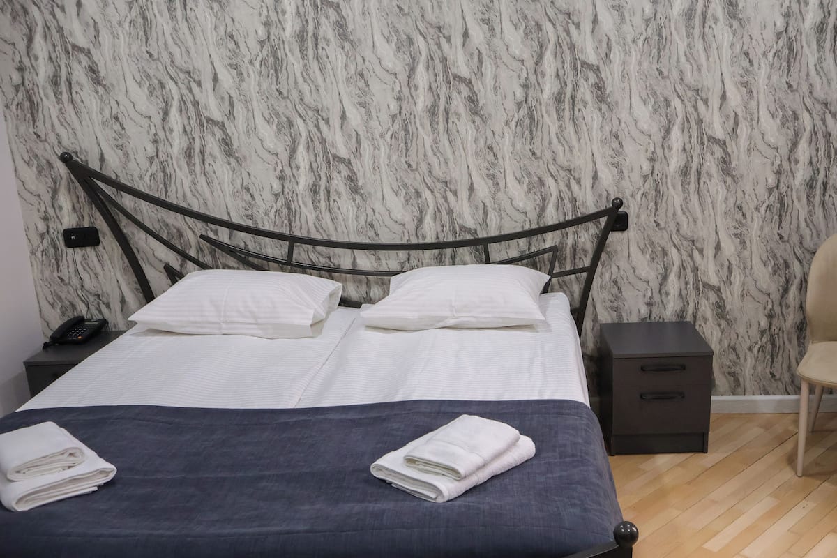 Habitación Deluxe doble | Caja fuerte, escritorio, espacio para trabajar con un portátil