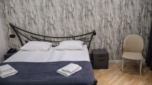Habitación Deluxe doble | Caja fuerte, escritorio, espacio para trabajar con un portátil