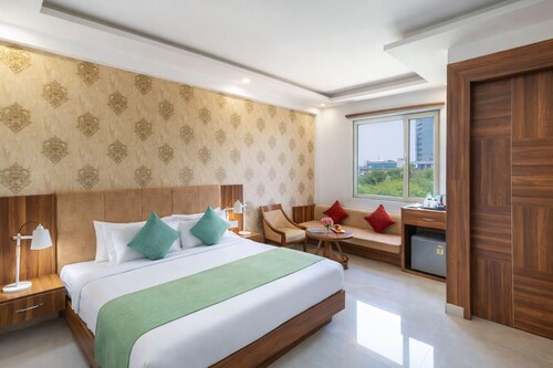 OPO Horizon LYRO, Formerly known as Inde Hotel