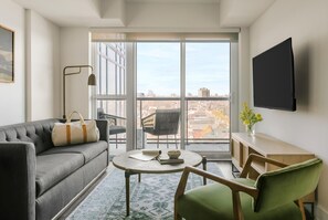 Superior Apartment, 1 Queen Bed with Sofa bed, Balcony | Living area