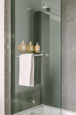 Bathroom - Nester Finn West Queen West (Toronto)