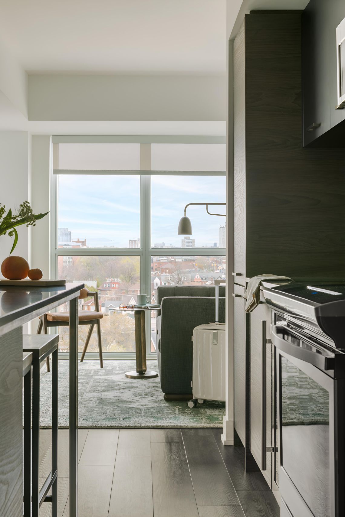 Superior-Apartment, 3 Schlafzimmer, Balkon, Stadtblick | Wohnbereich