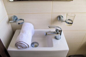 Interior - Tranquil Cityscape Penthouse (Gzira)