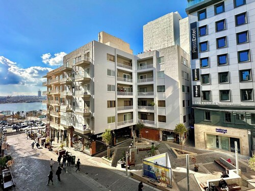Charming Sliema Apartment Off the Ferries Seafront
