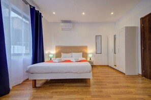 Apartment (1 Bedroom) - Charming Sliema Apartment Off the Ferries Seafront (Sliema)