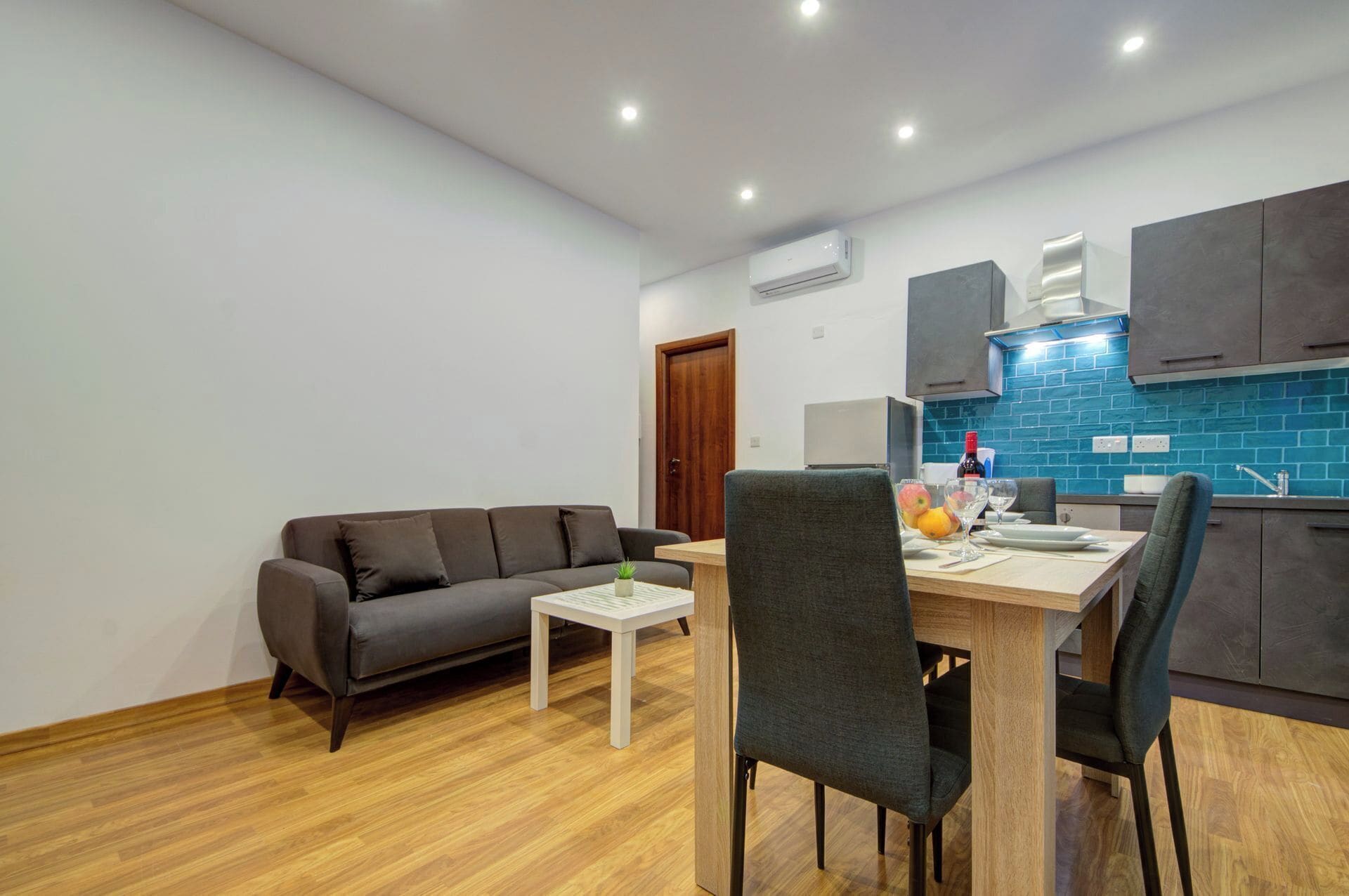 Departamento (1 Bedroom) | Área de sala de estar | Televisión 