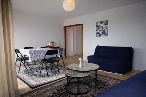Dining - City center apartment in Les Sables-d’Olonne – sleeps 6 (Les Sables-d´Olonne)