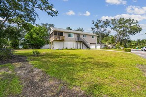 Exterior - Palmetto Escape - 3 Bed, Private Garden and Balcony by Gulf Coast Holiday Homes (Palmetto)
