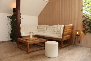 Living area - Klarisa - city center studio with a private terrace (Split)