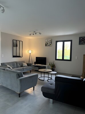 Living area - Holiday Home “Gîte Chez Léontine” with Private Terrace, Wi-Fi, and Air Conditioning (Lacave)