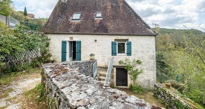 Holiday Home “La Vallée de l’Ouysse 5”: Mountain View, Wi-Fi, Air Conditioning