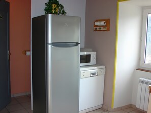 Interior - Holiday Home “La Vallée de l’Ouysse 5”: Mountain View, Wi-Fi, Air Conditioning (Lacave)