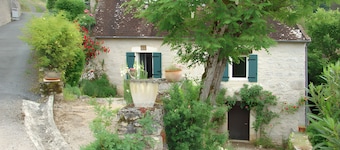 Holiday Home “La Vallée de l’Ouysse 5”: Mountain View, Wi-Fi, Air Conditioning