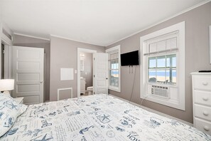 3 bedrooms - Columbus Villa 107 - 3 bedroom on the boardwalk with great beach and ocean views~ (Ocean City)
