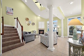 Living area - Pelican Perch - 3 bed/ den on water with boat dock and outdoor pool - 36th St area sleeps 10 (Ocean City)