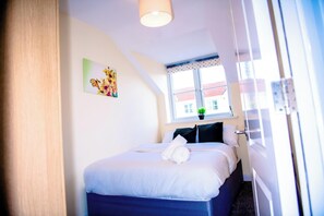 4 habitaciones, tabla de planchar con plancha y wifi gratis 