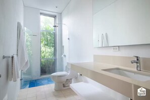 Towels, soap, toilet paper - ¡Espectacular TopSpot® de 1000 m² en Nilo! (Nilo)