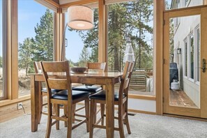 Dining - Meadows` Edge at Black Butte Ranch (Sisters)